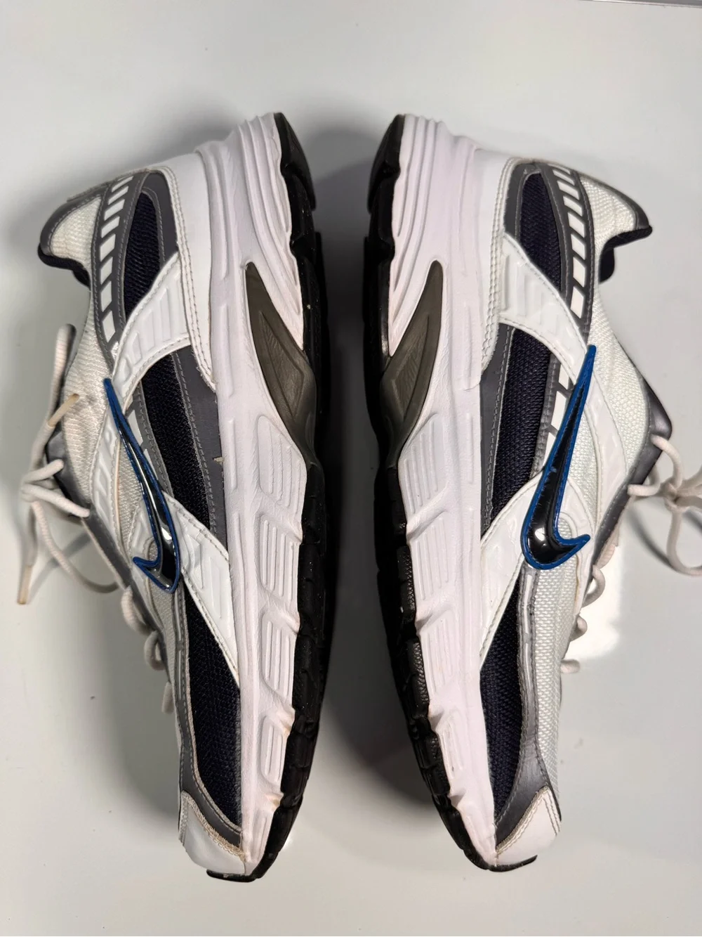 Nike Initiator Mens11.5 White Metallic Grey Obsisian Blue Running Shoes